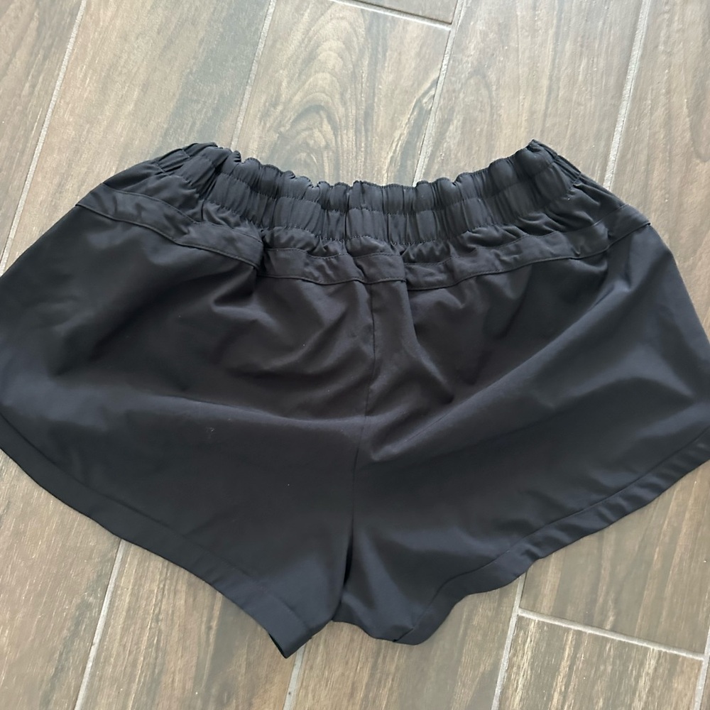 Black Women's Gap Fit XL Athletic Shorts - Picture 3 of 3
